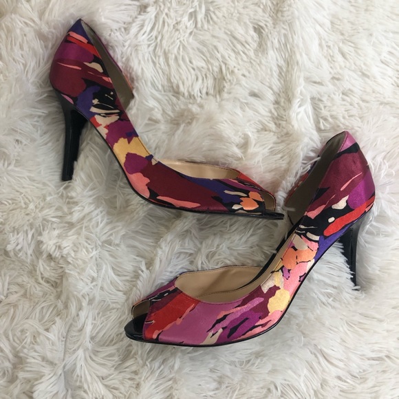 Marc Fisher Shoes - 3/$25 🎉 Marc Fisher • Heels • Multicolor • Pumps